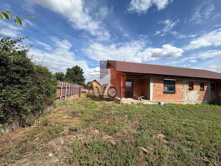 Casă cu 4 camere cu Teren 860 Mp în Covaci