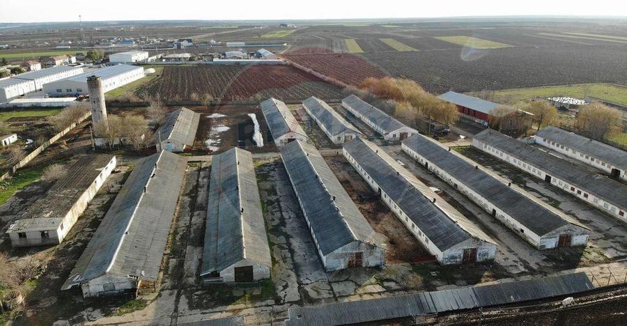 Spațiu comercial, de 16,000 mp, în Pufești