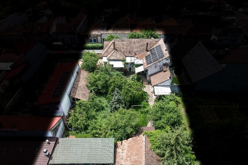Casă cu 5 camere cu Canalizare în Central
