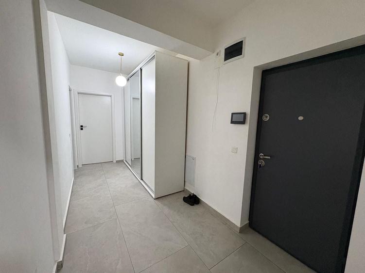 Apartament cu 3 camere decomandat, mobilat în Central