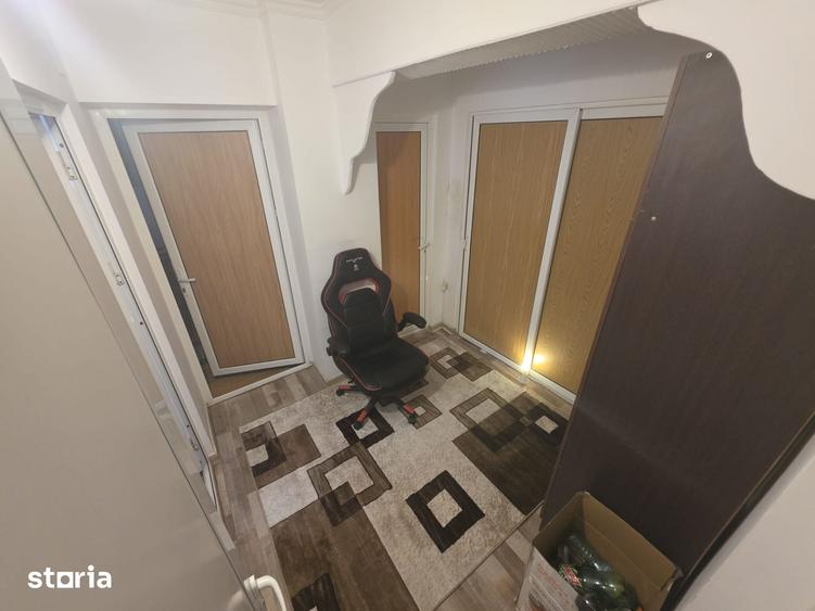 Apartament cu 3 camere decomandat în Prundu