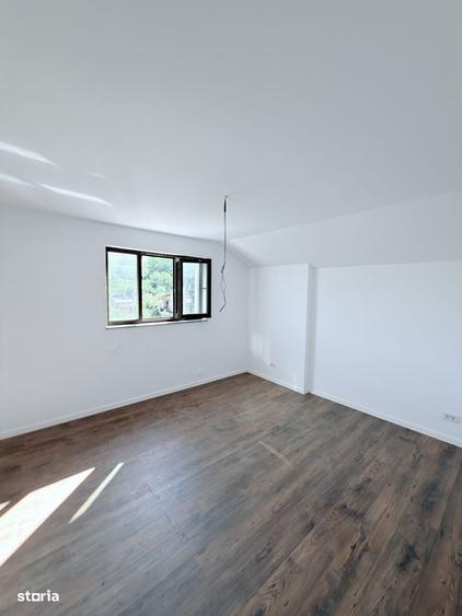 Casă cu 4 camere cu Teren 1300 Mp în Stăuceni