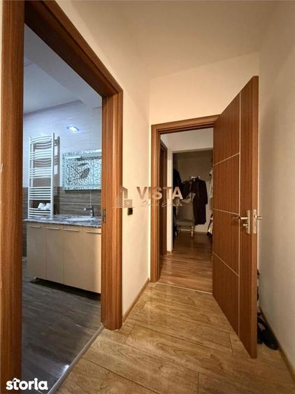 Apartament cu 3 camere, mobilat în Tractorul