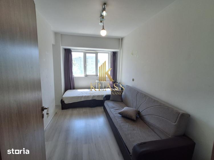 Apartament cu 3 camere semidecomandat în Colentina
