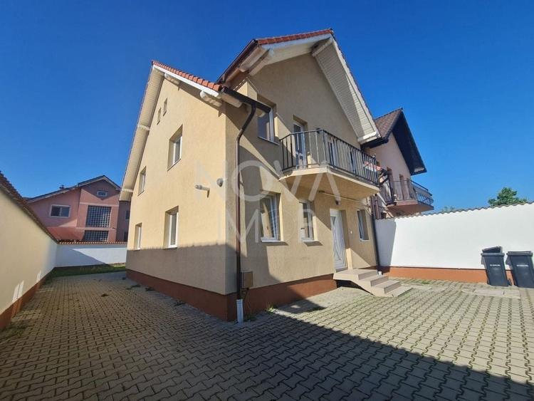 Casă individuală cu 4 camere cu Canalizare în Șelimbăr