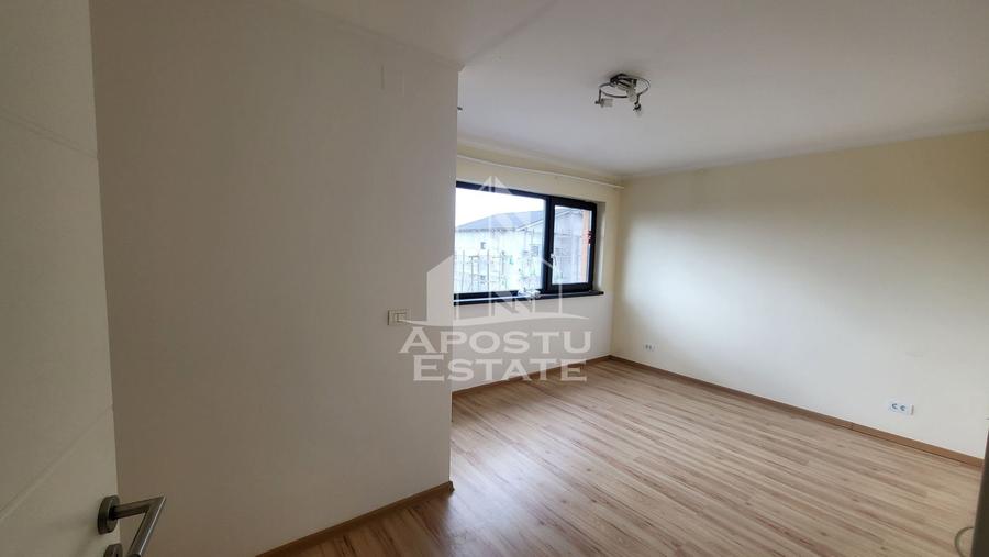 Duplex cu 4 camere cu Canalizare în Săcălaz