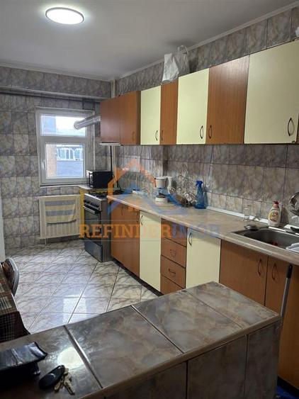 Apartament de vanzare cu 3 camere, zona 13 Septembrie - 3