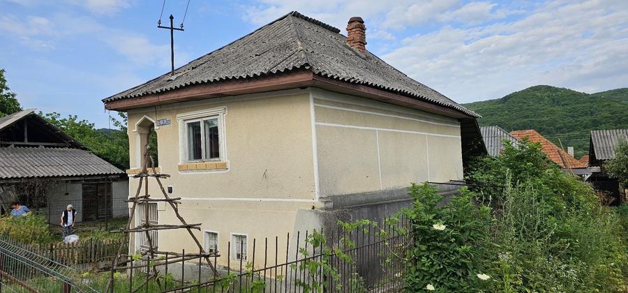 Casă cu 4 camere în Exterior Vest
