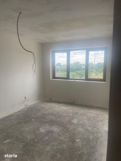 Casă cu 5 camere cu Teren 700 Mp în Garoafa