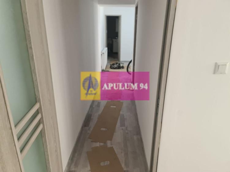 Casă individuală cu 2 camere decomandat cu Canalizare în Central