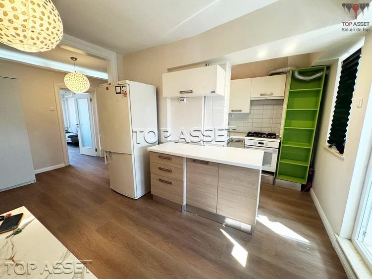 Apartament cu 3 camere decomandat în Muncii