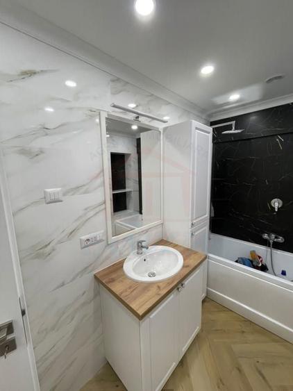 Apartament cu 2 camere în Micro 20