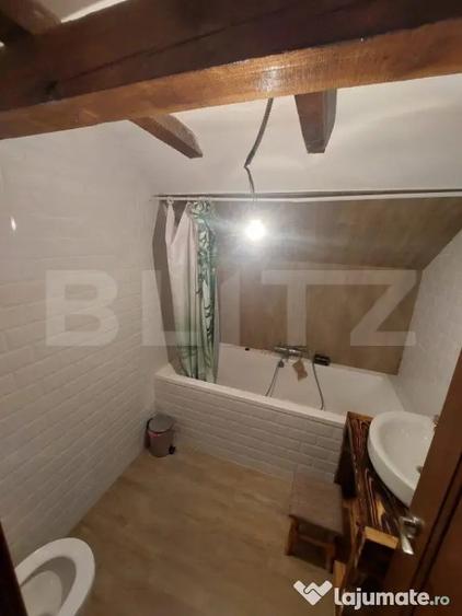 Casă cu 7 camere cu Teren 900 Mp în Săcele