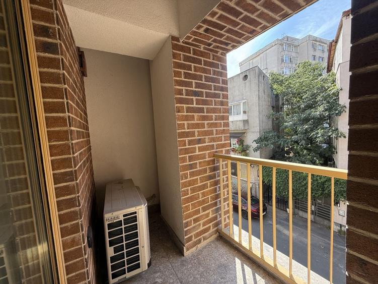 Apartament cu 2 camere decomandat în P-ța Unirii