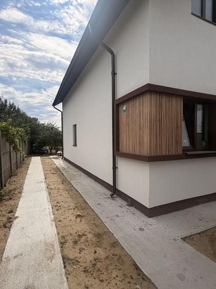 Casă cu 4 camere în Popoveni