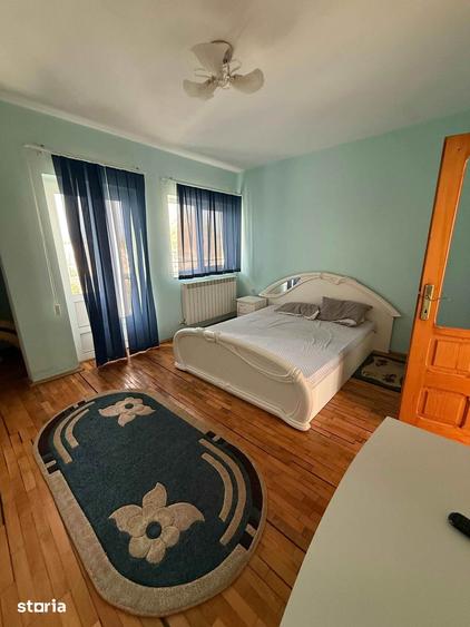 Casă cu 5 camere cu Teren 280 Mp în Central