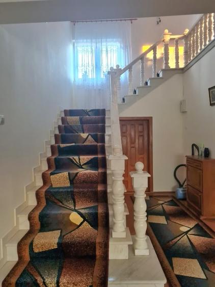 Casă individuală cu 5 camere cu Teren 4500 Mp în Linia (Budești)