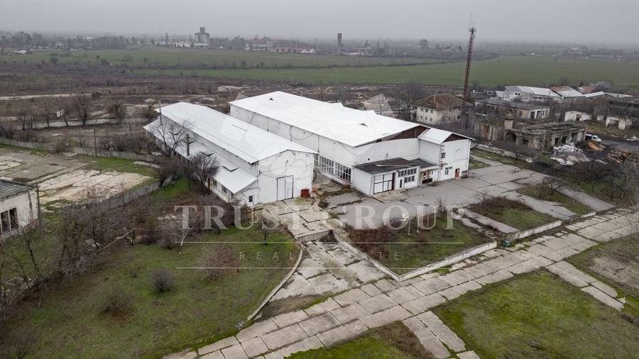 Spațiu industrial, de 1,000 mp, în Central