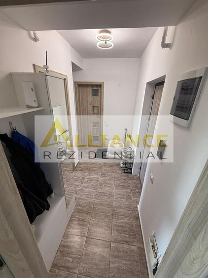 Apartament cu 2 camere decomandat, mobilat în Sud