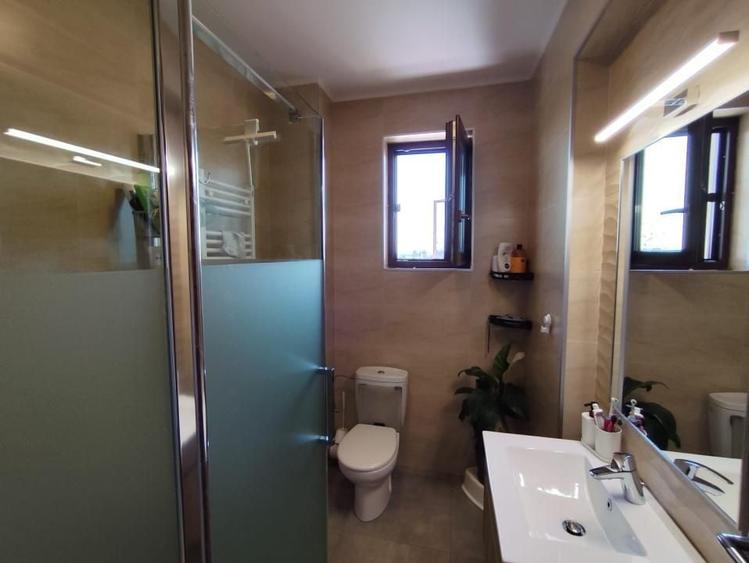Apartament cu 3 camere decomandat, mobilat în Albert