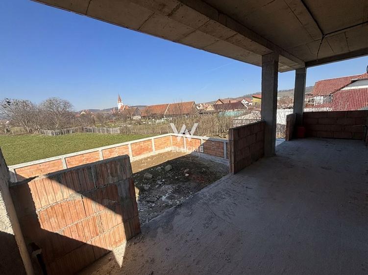 Casă individuală cu 5 camere cu Canalizare în Cristian