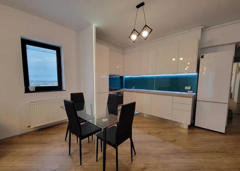 Apartament cu 3 camere semidecomandat în Pipera