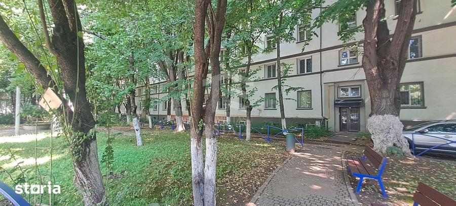 Garsonieră decomandată în Berceni