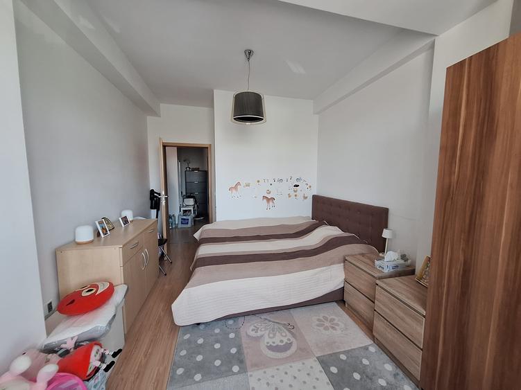 Apartament cu 2 camere decomandat, mobilat în Fratelia