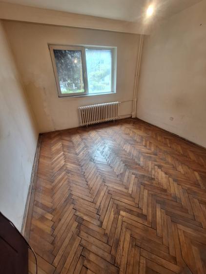 Apartament cu 3 camere decomandat în Inel II