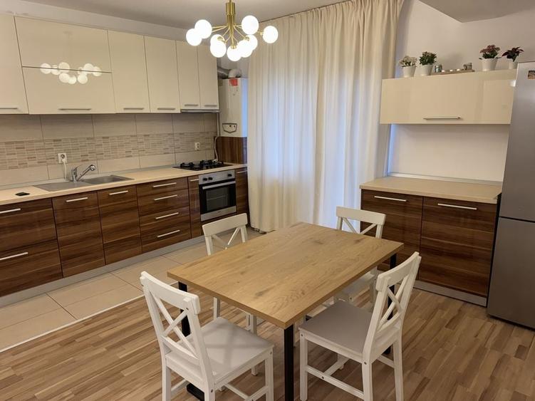 Apartament cu 2 camere semidecomandat, mobilat în Bună Ziua