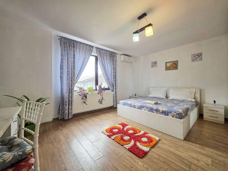 Casă individuală cu 6 camere cu Garaj în Corbu