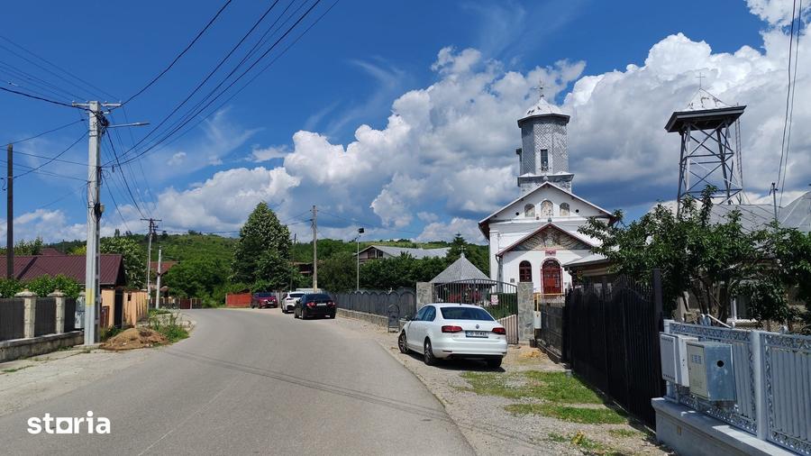 Casă cu 4 camere cu Teren 530 Mp în Răzvad