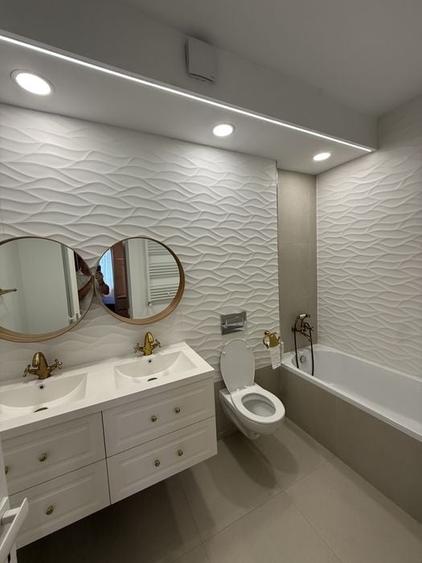 Apartament cu 3 camere semidecomandat, mobilat în Pipera