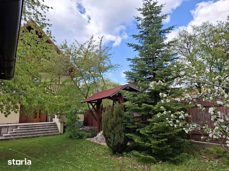 Casă cu 6 camere cu Teren 1200 Mp în Drăgănești
