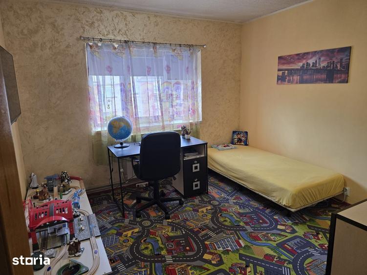 Apartament cu 4 camere în Vladimirescu