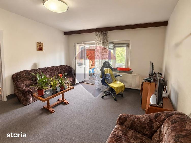 Apartament cu 2 camere semidecomandat, mobilat în Craiovița Nouă
