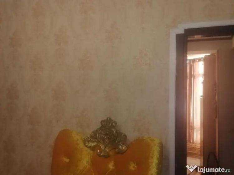Apartament cu 3 camere decomandat în Mogoșoaia