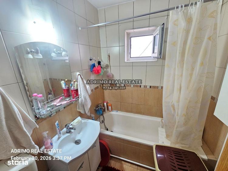 Apartament cu 3 camere semidecomandat în Central