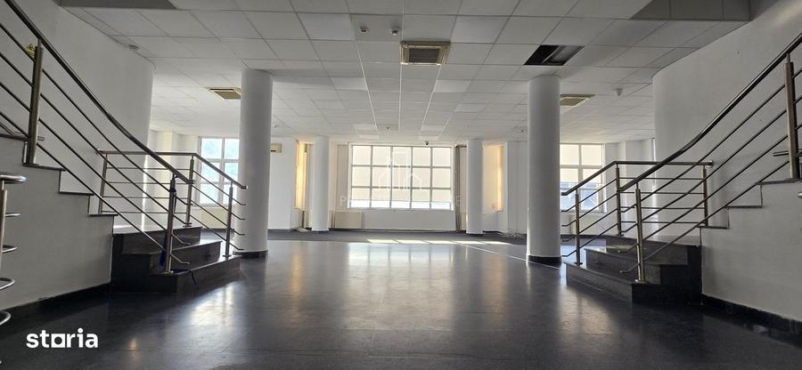 Spațiu comercial, de 1,432 mp, în Central