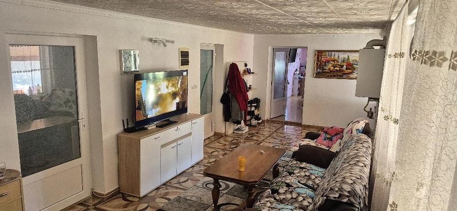 Casă cu 1 camere cu Teren 700 Mp în Variaș
