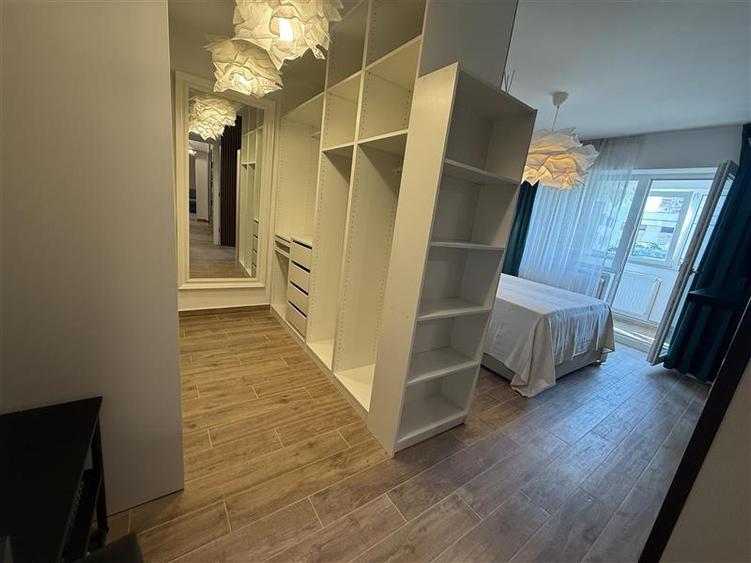 Apartament cu 3 camere decomandat în Ultracentral