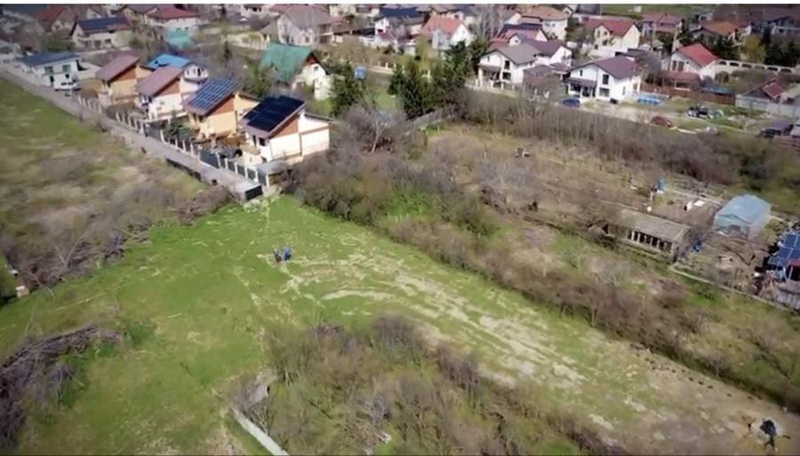 Teren de 1080 mp, în Domnești