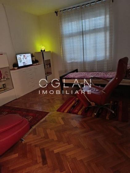 Casă individuală cu 4 camere cu Canalizare în Calea Poplăcii