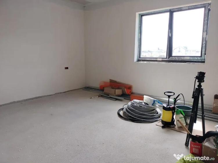 Casă cu 4 camere cu Teren 350 Mp în Tărlungeni
