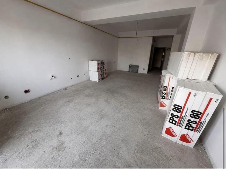 Apartament cu 2 camere decomandat în Popoveni