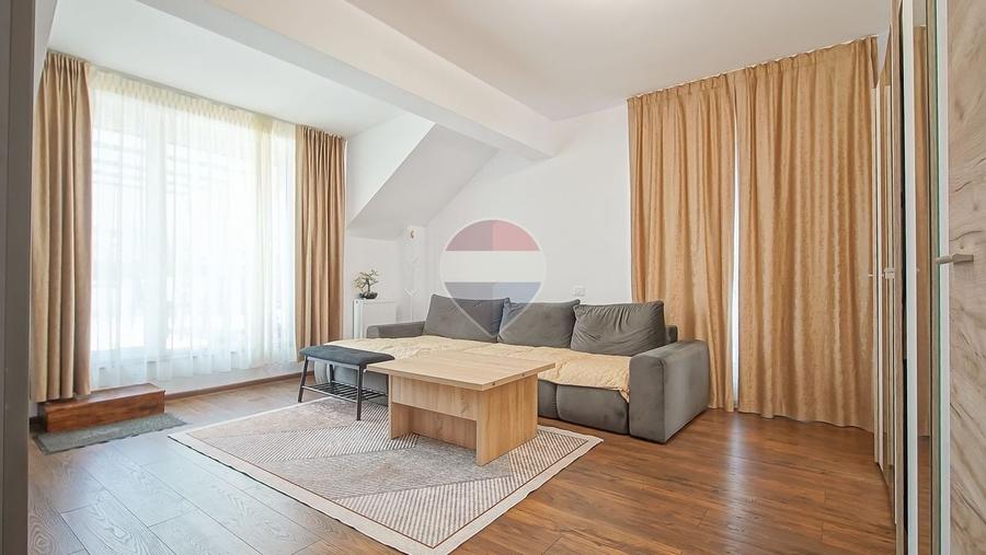 Apartament cu 3 camere decomandat, mobilat în Tractorul