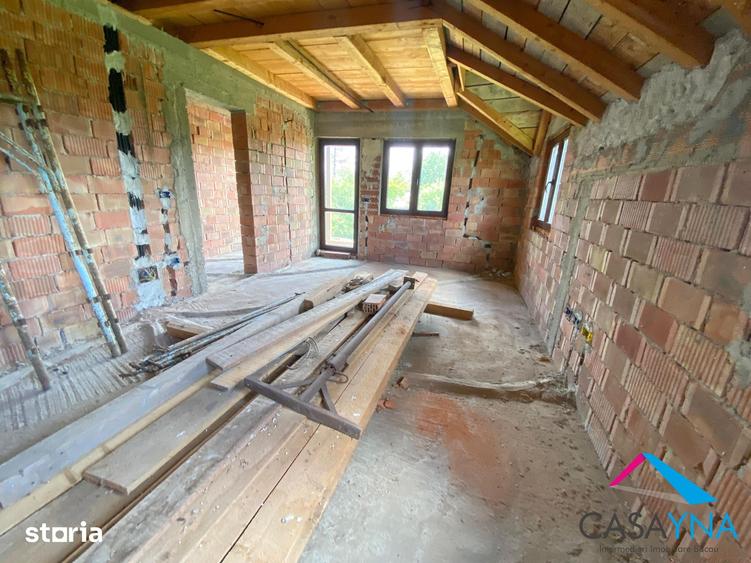 Casă cu 5 camere cu Teren 900 Mp în Prăjești