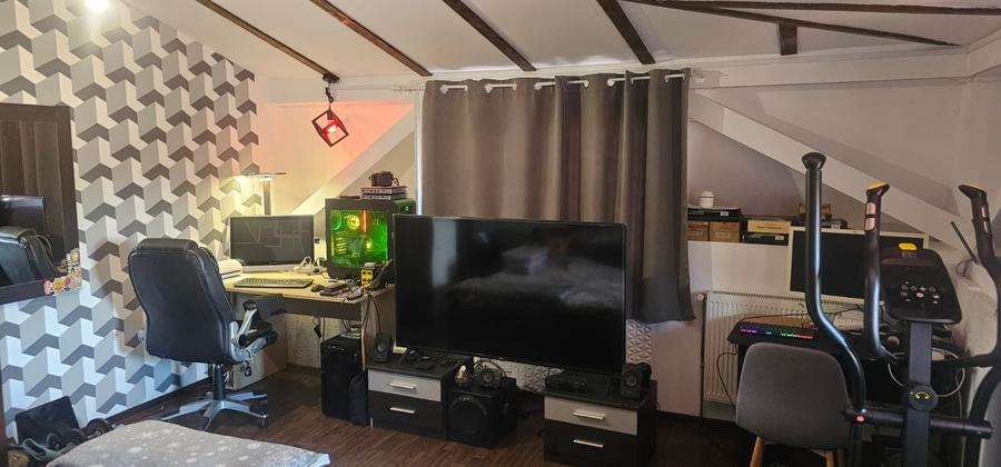 Apartament cu 3 camere decomandat în Sud