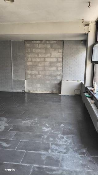 Spațiu comercial, de 100 mp, în Cornișa