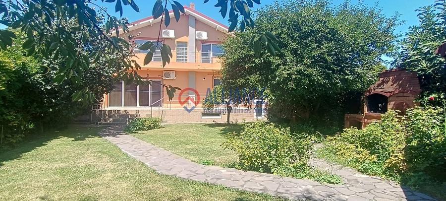Casă cu 3 camere decomandat cu Canalizare în Agigea